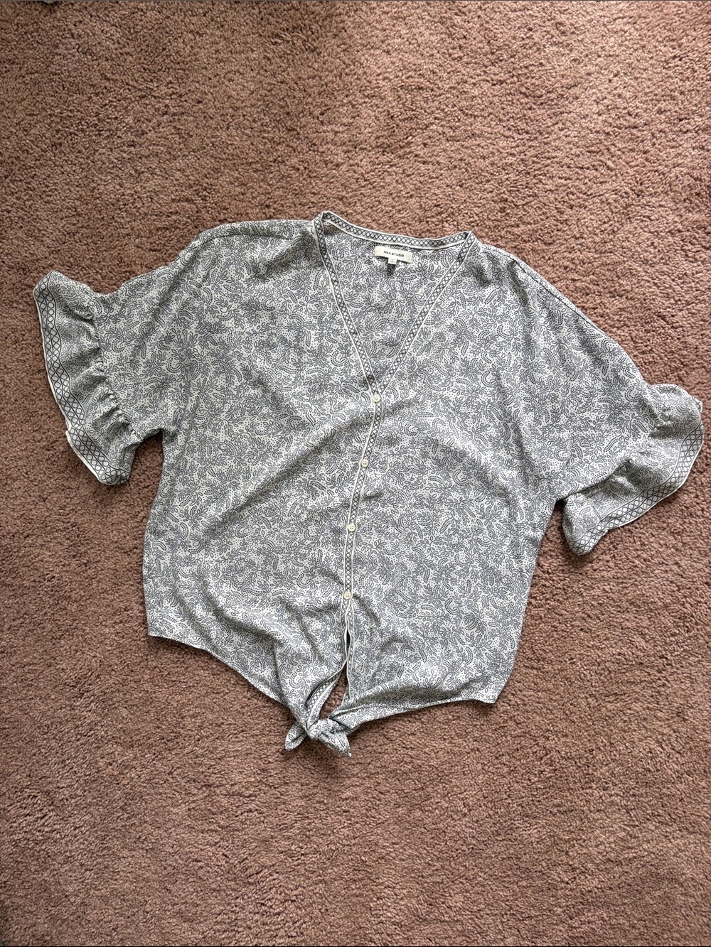 Max Studio Gray Floral Button-Front Tie Waist Top